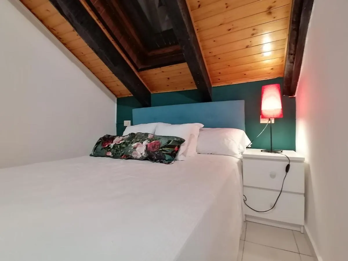 Mercanti Attic Version Daire Milano