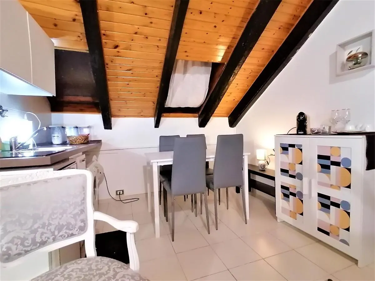Appartement Mercanti Attic Version à Milan Italie
