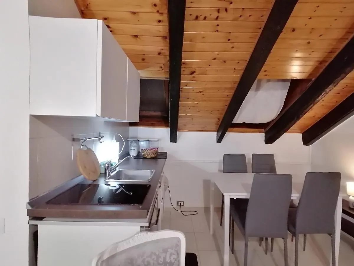 Appartement Mercanti Attic Version à Milan